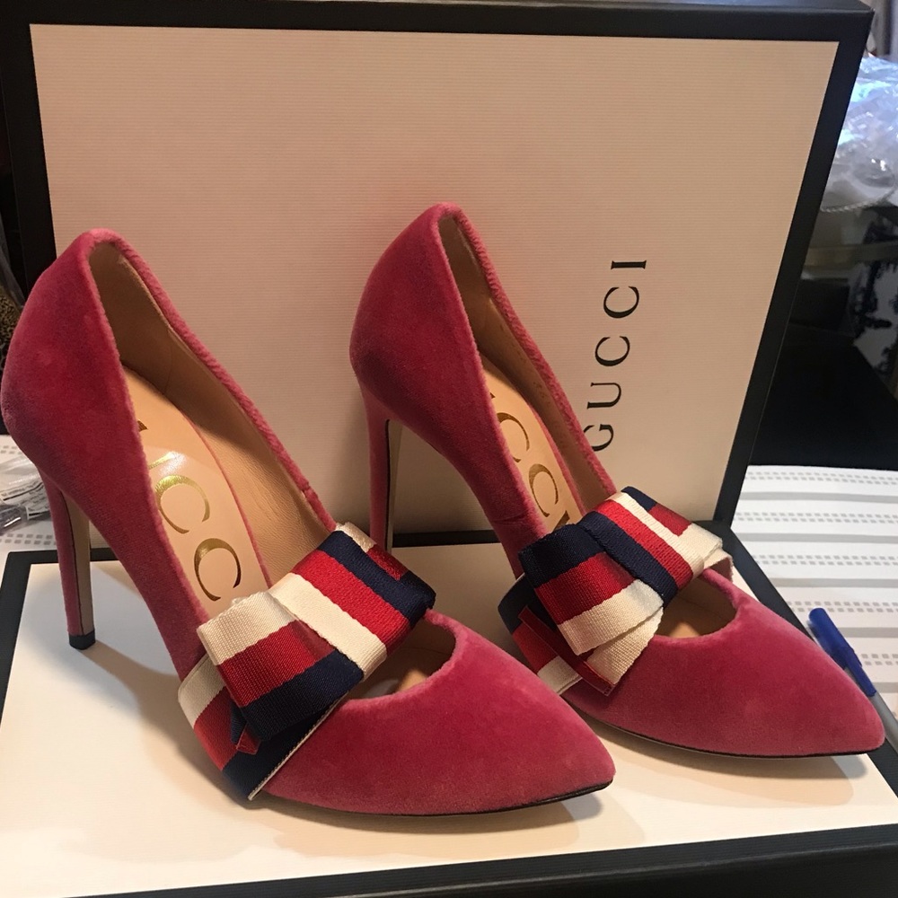 GUCCI Velvet Malaga  36.5 soft velvet in pink.